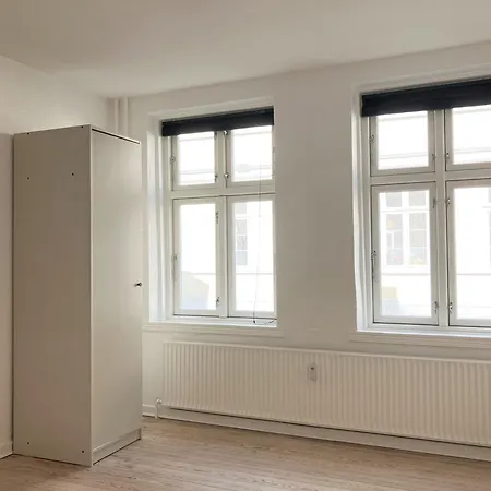 1 Bedroom In Center